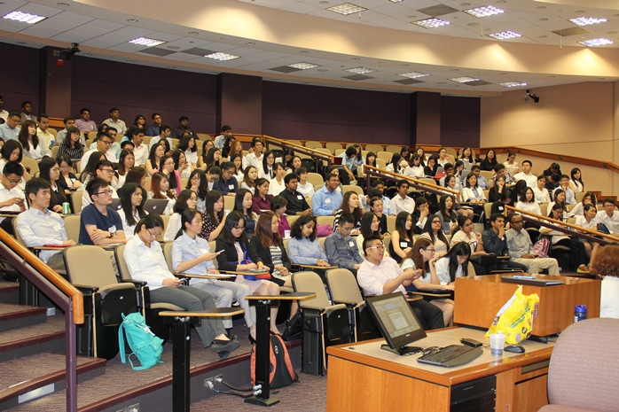 Smith Welcomes 450 Specialty Masters Students