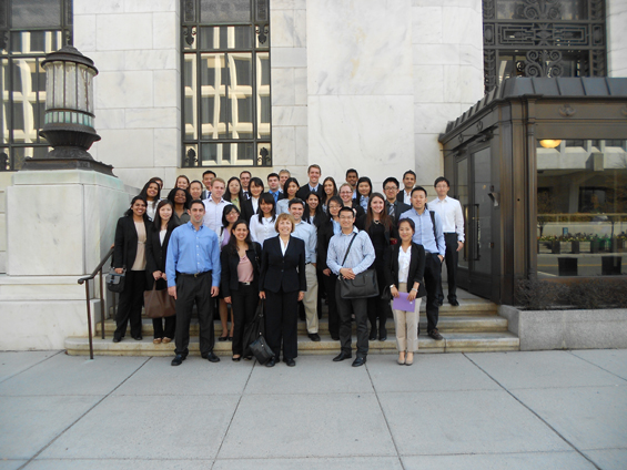 Smith Finance Fellows Visit Federal Reserve, FDIC